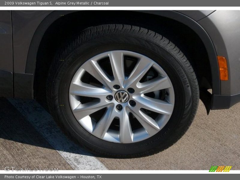 Alpine Grey Metallic / Charcoal 2009 Volkswagen Tiguan S