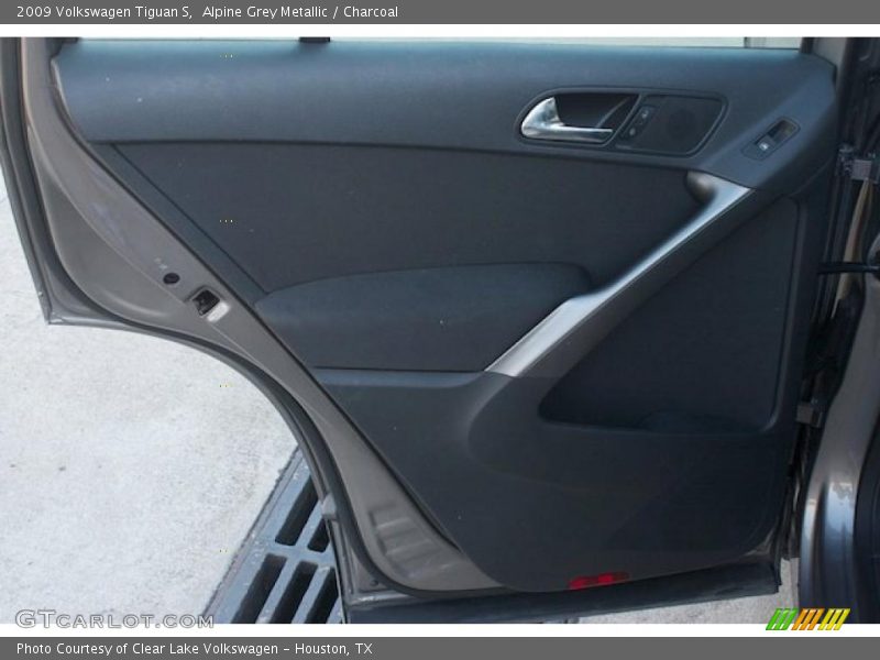 Alpine Grey Metallic / Charcoal 2009 Volkswagen Tiguan S