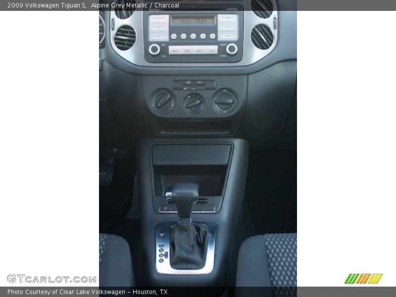 Alpine Grey Metallic / Charcoal 2009 Volkswagen Tiguan S