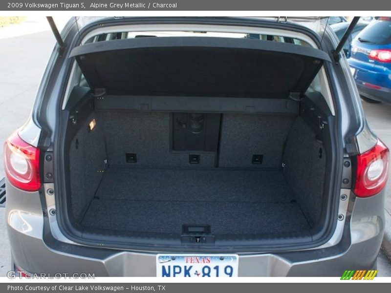 Alpine Grey Metallic / Charcoal 2009 Volkswagen Tiguan S