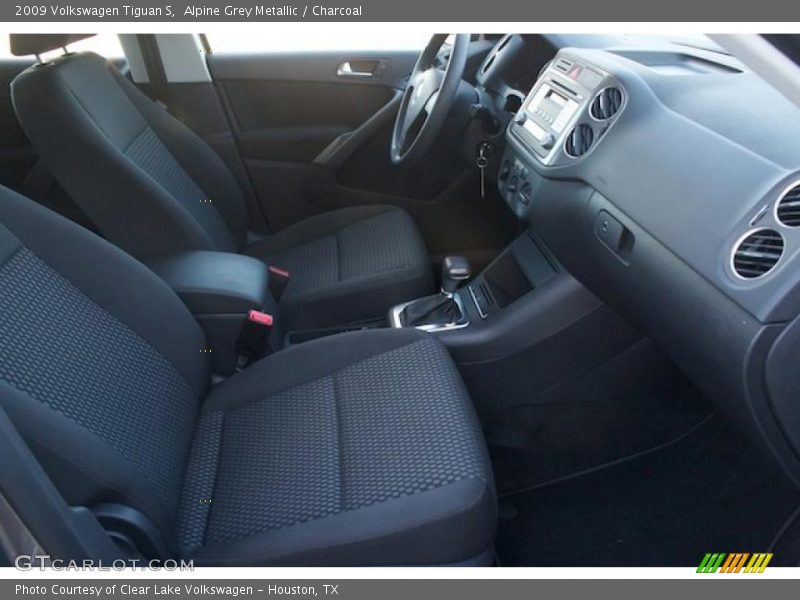 Alpine Grey Metallic / Charcoal 2009 Volkswagen Tiguan S