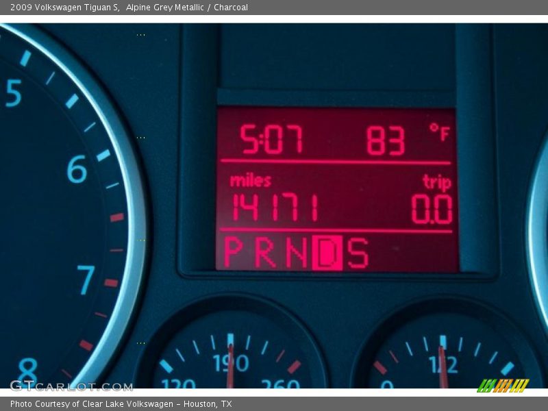 Alpine Grey Metallic / Charcoal 2009 Volkswagen Tiguan S