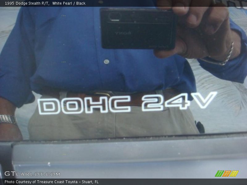  1995 Stealth R/T Logo