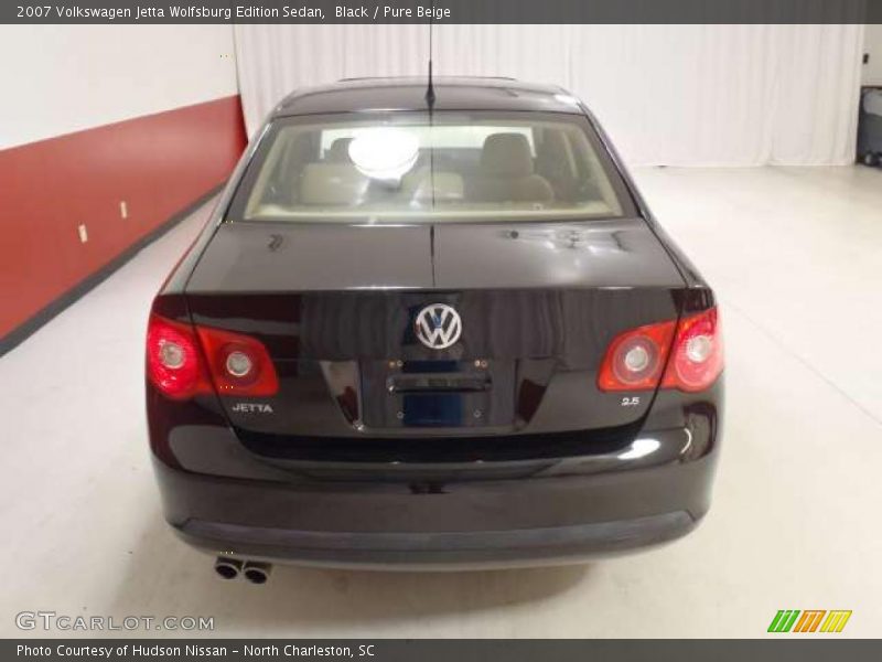 Black / Pure Beige 2007 Volkswagen Jetta Wolfsburg Edition Sedan