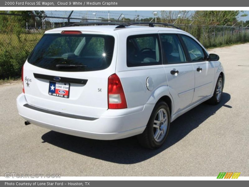 Cloud 9 White / Medium Graphite 2000 Ford Focus SE Wagon