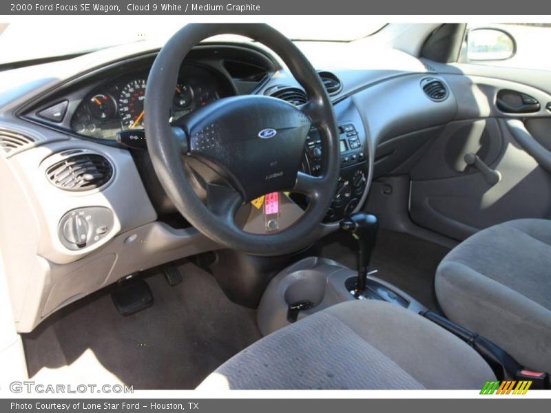 Cloud 9 White / Medium Graphite 2000 Ford Focus SE Wagon