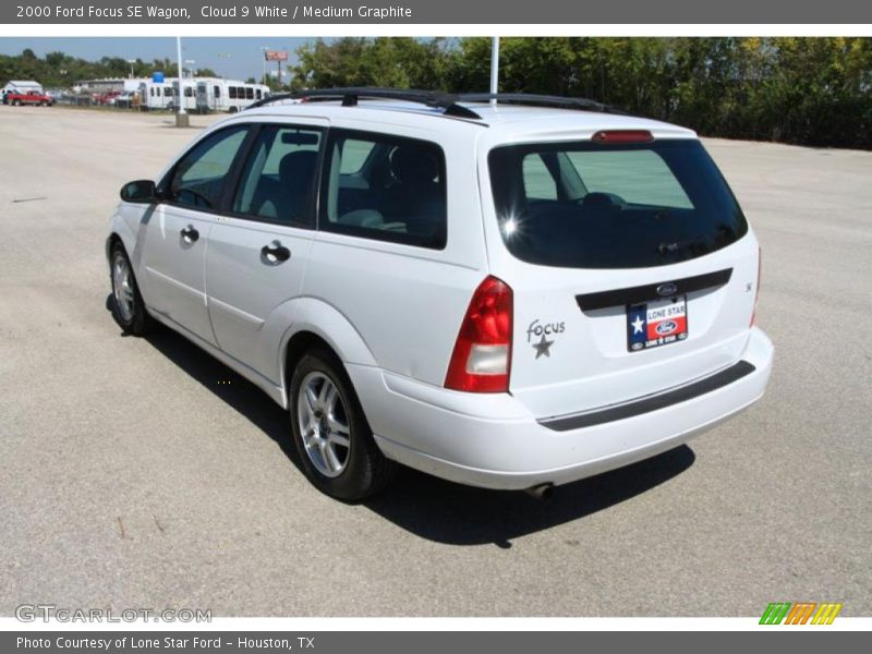 Cloud 9 White / Medium Graphite 2000 Ford Focus SE Wagon