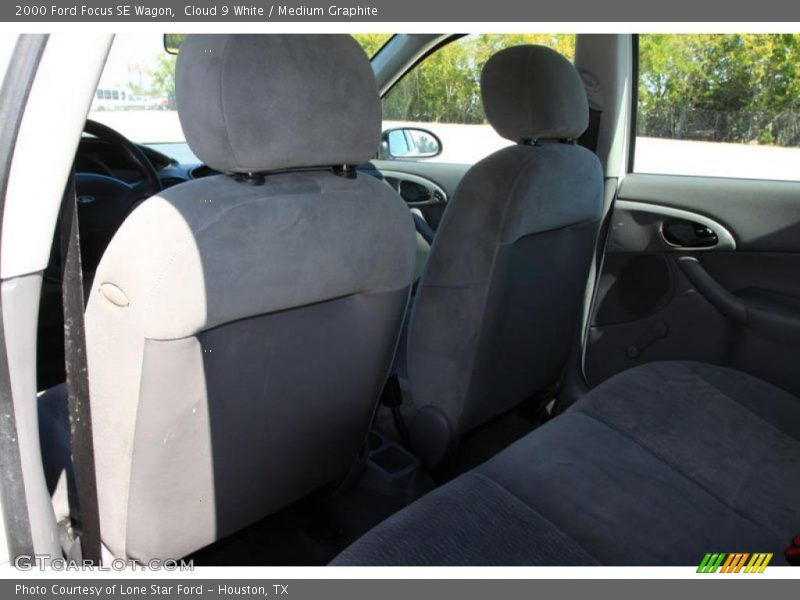 Cloud 9 White / Medium Graphite 2000 Ford Focus SE Wagon