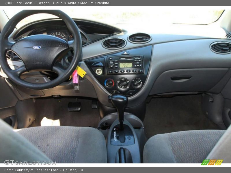 Cloud 9 White / Medium Graphite 2000 Ford Focus SE Wagon