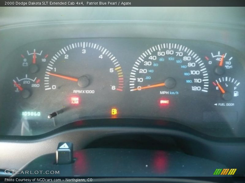  2000 Dakota SLT Extended Cab 4x4 SLT Extended Cab 4x4 Gauges