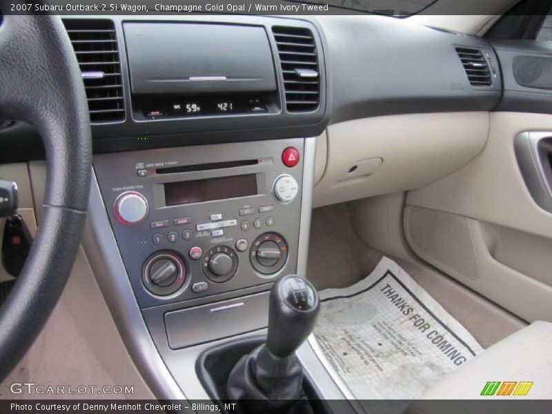 Champagne Gold Opal / Warm Ivory Tweed 2007 Subaru Outback 2.5i Wagon