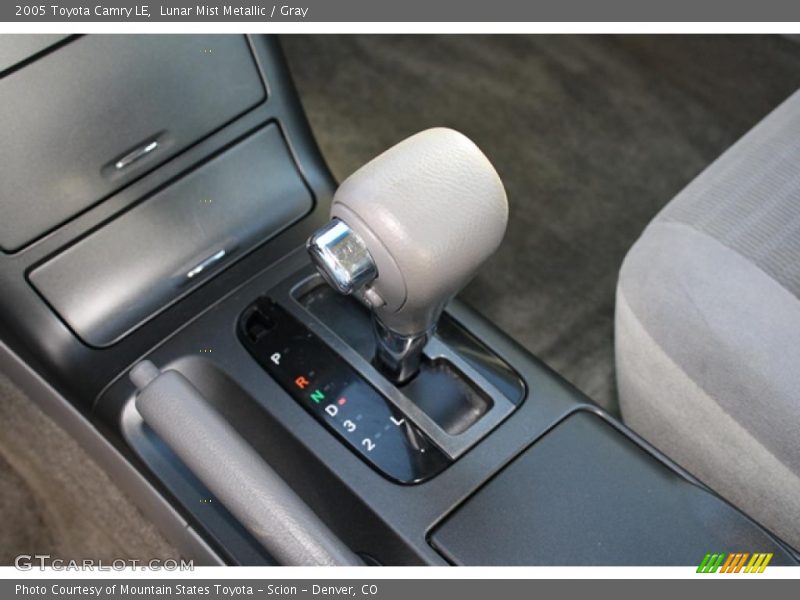 Lunar Mist Metallic / Gray 2005 Toyota Camry LE