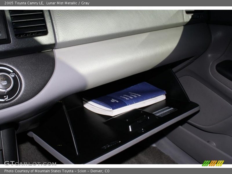 Lunar Mist Metallic / Gray 2005 Toyota Camry LE