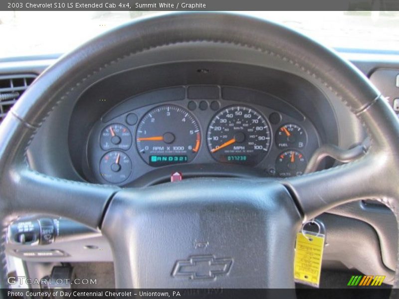 Summit White / Graphite 2003 Chevrolet S10 LS Extended Cab 4x4