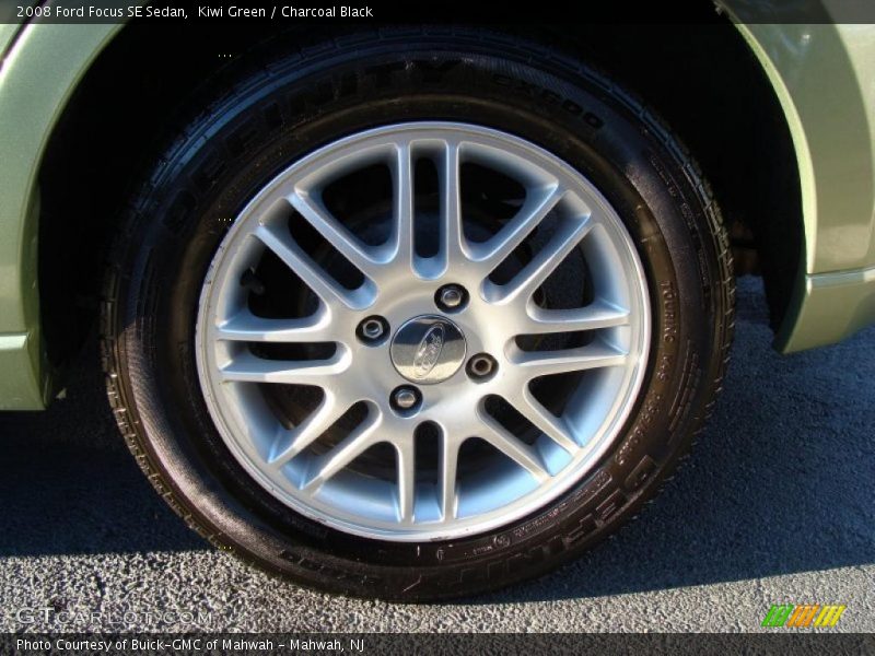 Kiwi Green / Charcoal Black 2008 Ford Focus SE Sedan