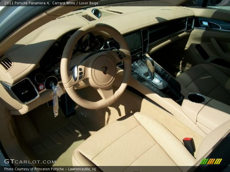 Carrara White / Luxor Beige 2011 Porsche Panamera 4