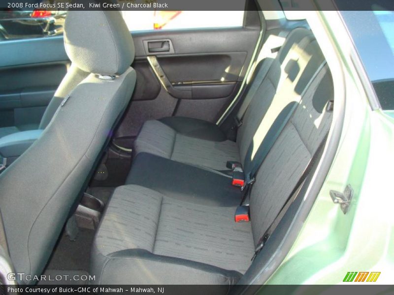Kiwi Green / Charcoal Black 2008 Ford Focus SE Sedan