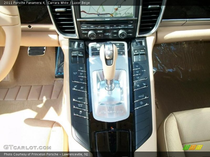 Carrara White / Luxor Beige 2011 Porsche Panamera 4