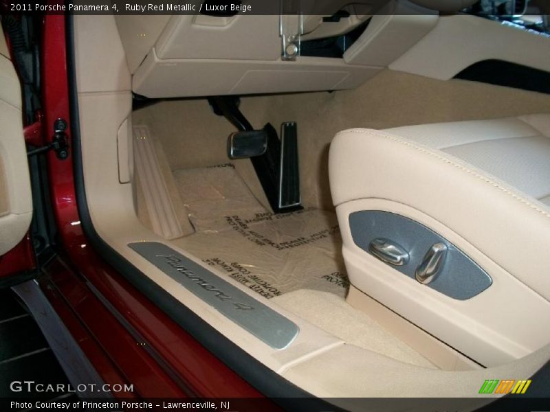 Ruby Red Metallic / Luxor Beige 2011 Porsche Panamera 4