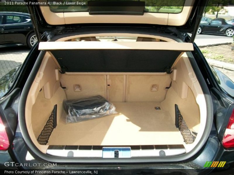  2011 Panamera 4 Trunk