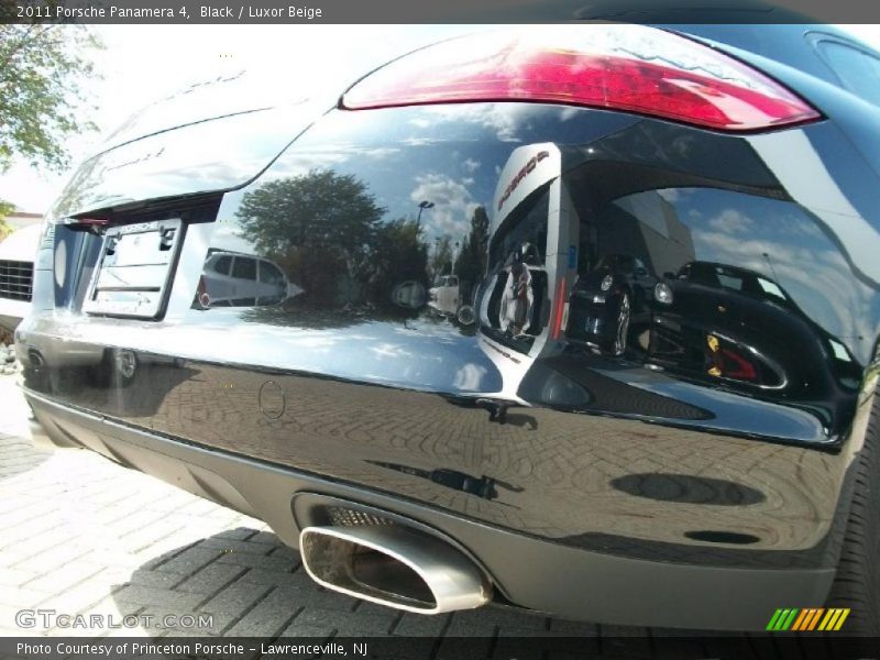 Black / Luxor Beige 2011 Porsche Panamera 4
