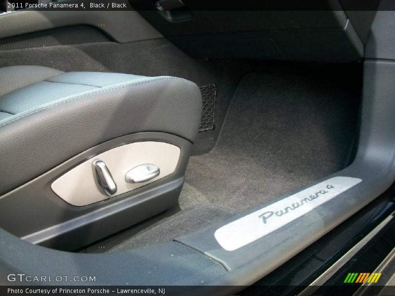 Black / Black 2011 Porsche Panamera 4