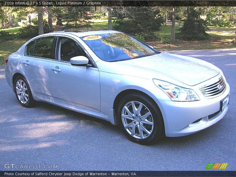 Front 3/4 View of 2009 G 37 x S Sedan