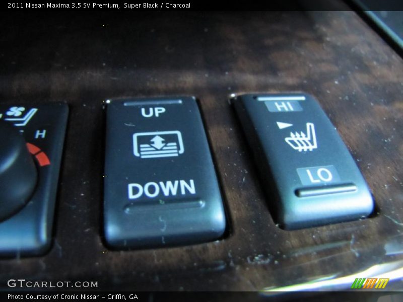 Super Black / Charcoal 2011 Nissan Maxima 3.5 SV Premium