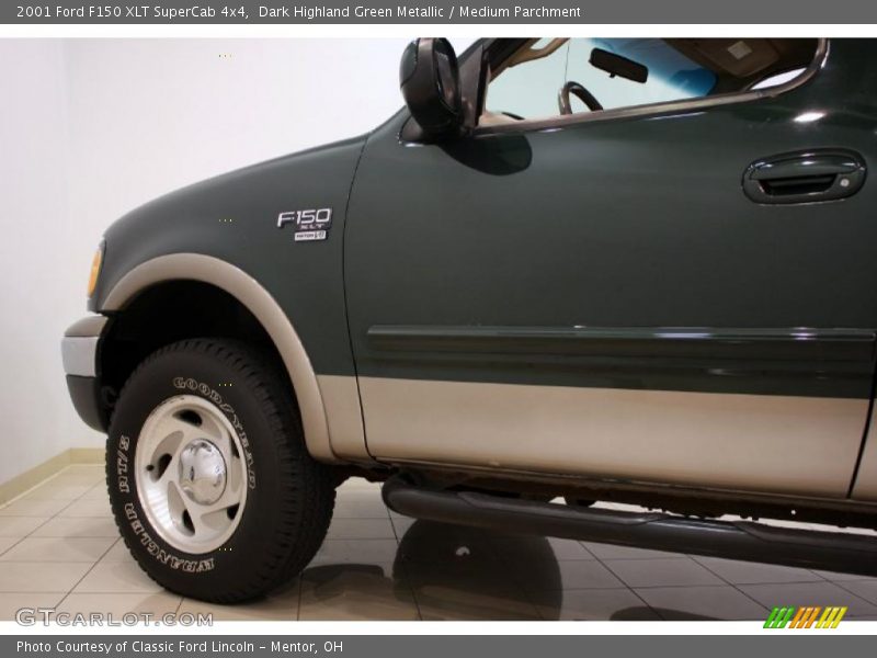 Dark Highland Green Metallic / Medium Parchment 2001 Ford F150 XLT SuperCab 4x4