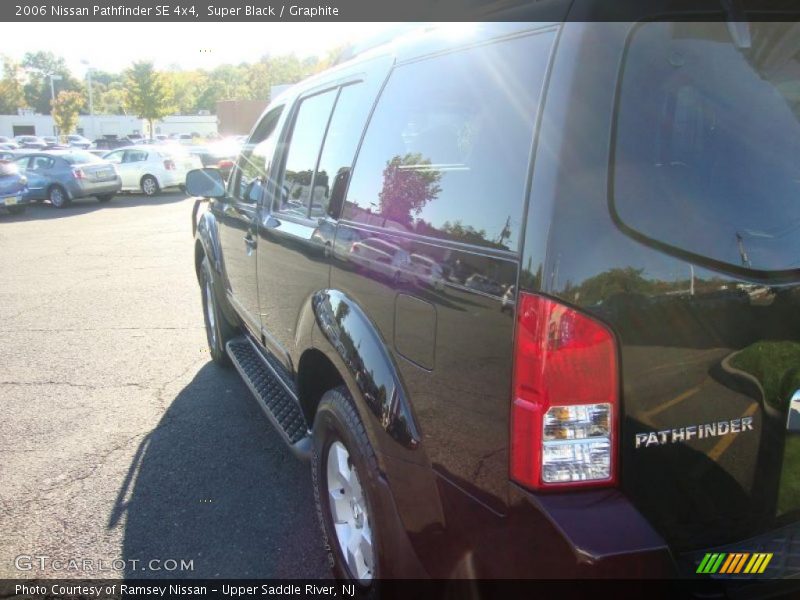 Super Black / Graphite 2006 Nissan Pathfinder SE 4x4