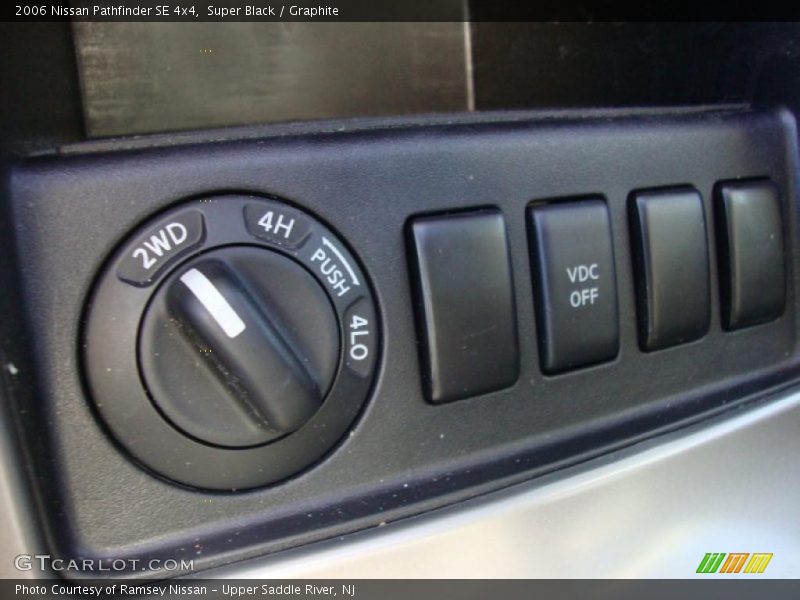 Super Black / Graphite 2006 Nissan Pathfinder SE 4x4