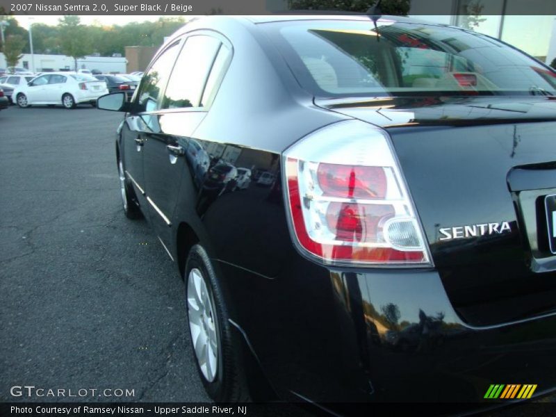 Super Black / Beige 2007 Nissan Sentra 2.0