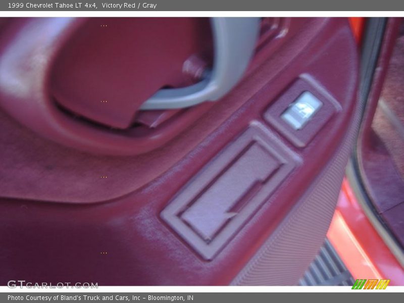 Victory Red / Gray 1999 Chevrolet Tahoe LT 4x4