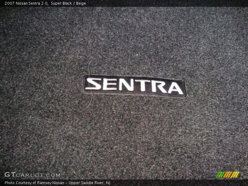 Super Black / Beige 2007 Nissan Sentra 2.0