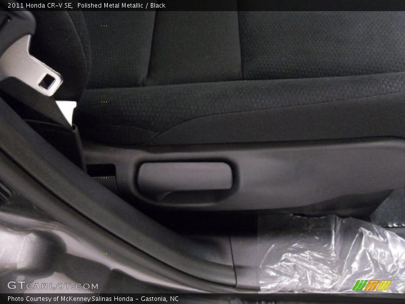 Polished Metal Metallic / Black 2011 Honda CR-V SE