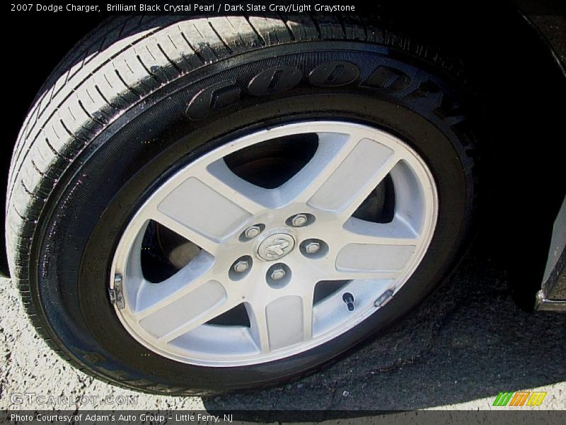 Brilliant Black Crystal Pearl / Dark Slate Gray/Light Graystone 2007 Dodge Charger
