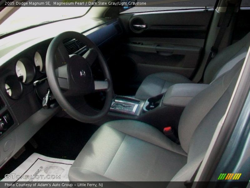 Magnesium Pearl / Dark Slate Gray/Light Graystone 2005 Dodge Magnum SE