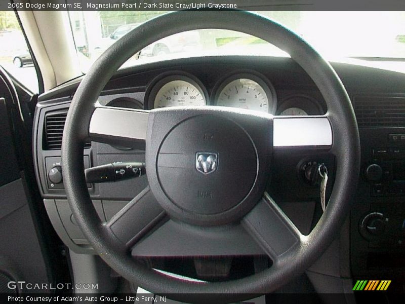 Magnesium Pearl / Dark Slate Gray/Light Graystone 2005 Dodge Magnum SE