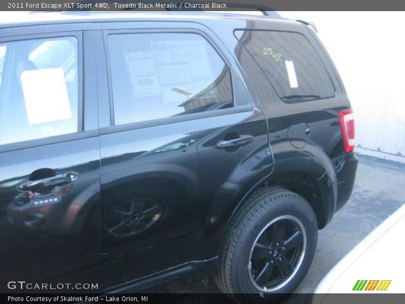 Tuxedo Black Metallic / Charcoal Black 2011 Ford Escape XLT Sport 4WD
