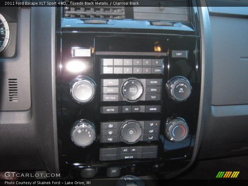Tuxedo Black Metallic / Charcoal Black 2011 Ford Escape XLT Sport 4WD