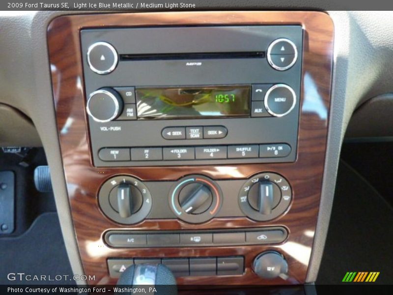Light Ice Blue Metallic / Medium Light Stone 2009 Ford Taurus SE