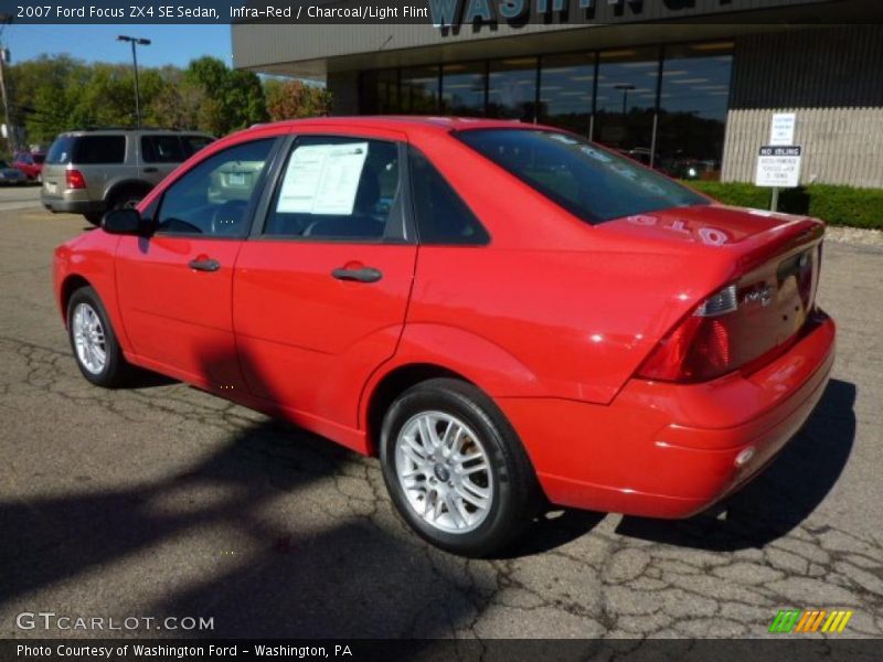 Infra-Red / Charcoal/Light Flint 2007 Ford Focus ZX4 SE Sedan