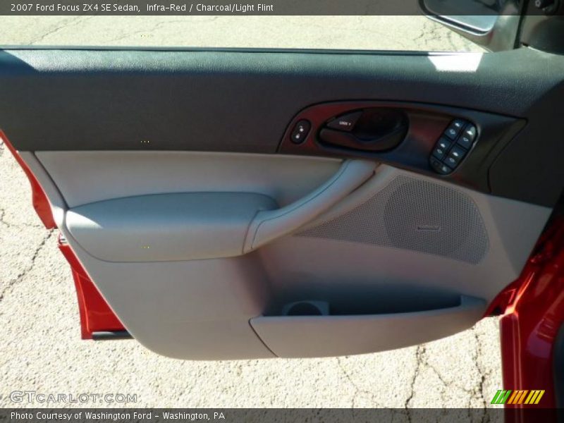 Infra-Red / Charcoal/Light Flint 2007 Ford Focus ZX4 SE Sedan