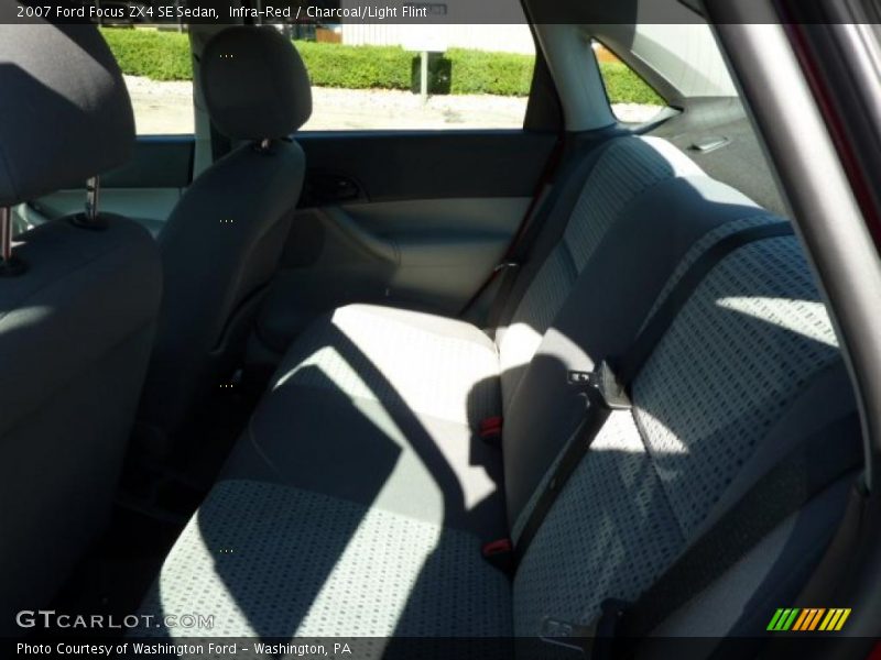 Infra-Red / Charcoal/Light Flint 2007 Ford Focus ZX4 SE Sedan