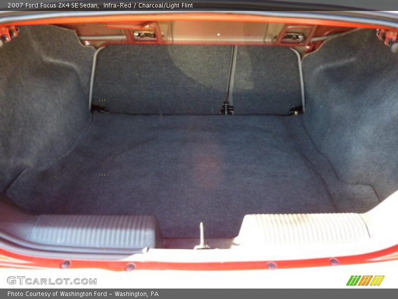 Infra-Red / Charcoal/Light Flint 2007 Ford Focus ZX4 SE Sedan