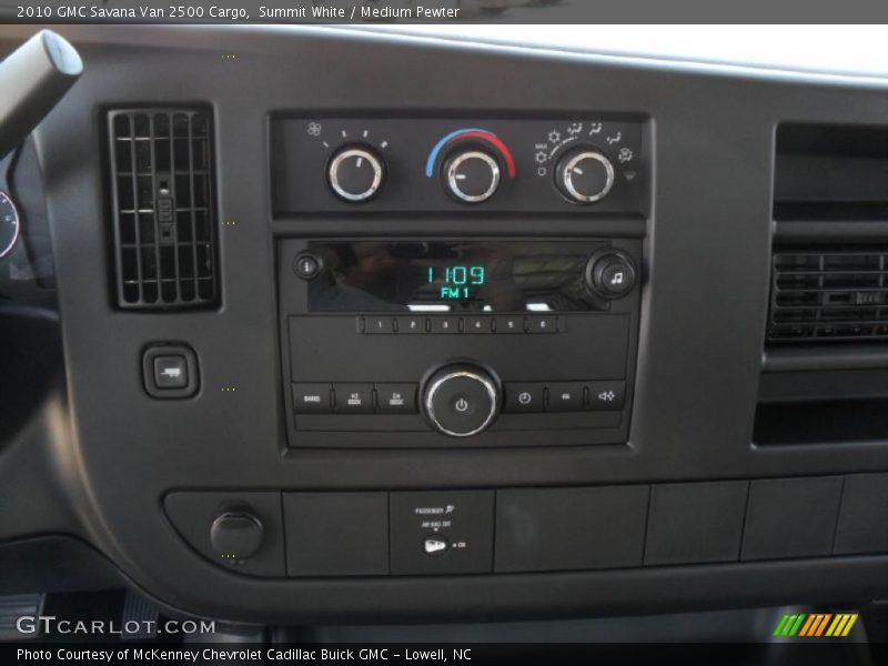 Summit White / Medium Pewter 2010 GMC Savana Van 2500 Cargo