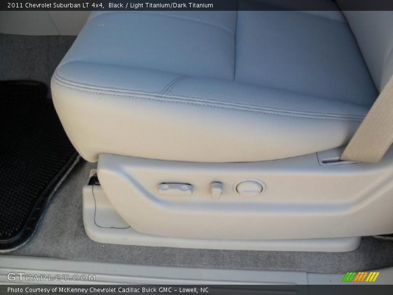 Black / Light Titanium/Dark Titanium 2011 Chevrolet Suburban LT 4x4