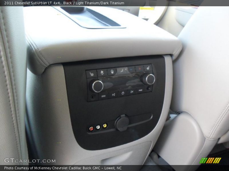 Black / Light Titanium/Dark Titanium 2011 Chevrolet Suburban LT 4x4