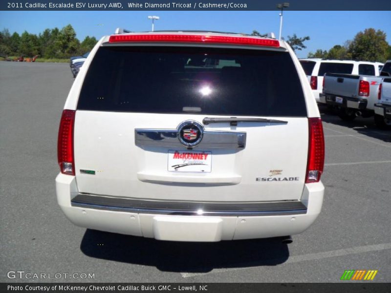White Diamond Tricoat / Cashmere/Cocoa 2011 Cadillac Escalade ESV Luxury AWD