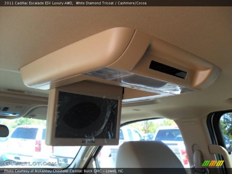 White Diamond Tricoat / Cashmere/Cocoa 2011 Cadillac Escalade ESV Luxury AWD
